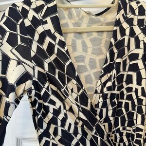 Diane Von Furstenberg 100% Silk Wrap Dress - Iconic Print